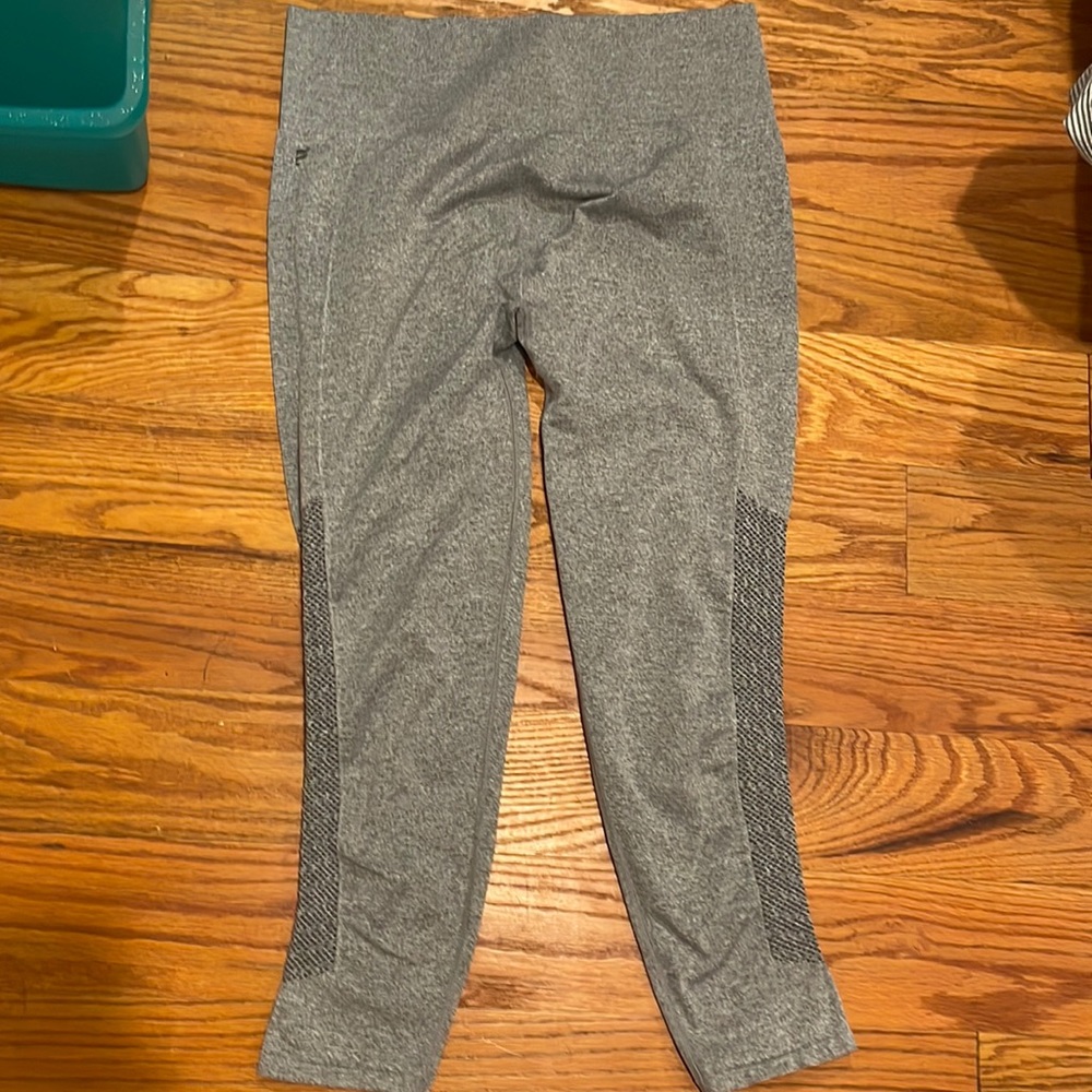 Fabletics Cropped Grey Leggings size Large